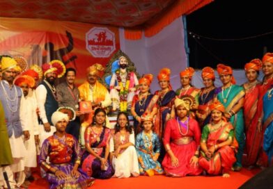 शाहिरांनी शाहिरीतून दिली छत्रपती शिवाजी महाराजांना मानवंदना