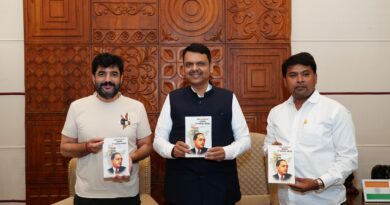 आमदार अमित गोरखे लिखित ‘आधुनिक भारताचे शिल्पकार : युगप्रवर्तक डॉ. बाबासाहेब आंबेडकर’ पुस्तकाचे मुख्यमंत्री देवेंद्र फडणवीस यांच्या हस्ते लोकार्पण